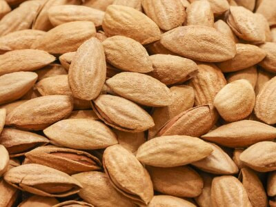 قیمت خرید بادام پوست کاغذی درجه یک